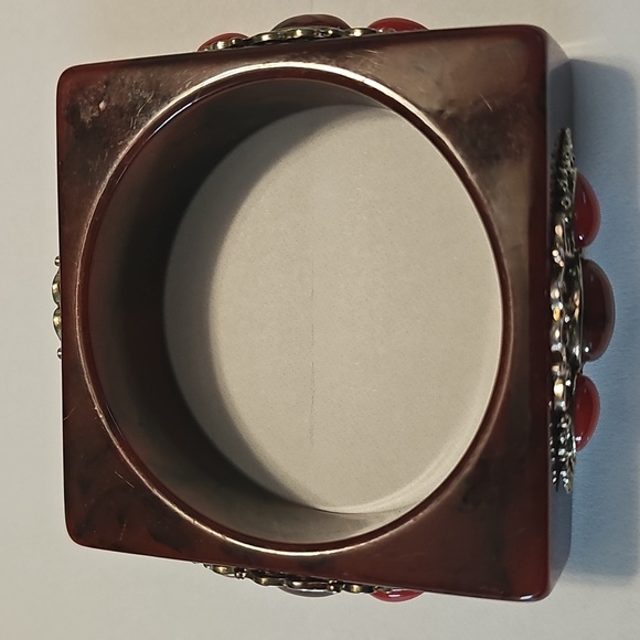 Vintage Dark Red Marbled Bakelite Square Shape Bangle Bracelet - Picture 3 of 4